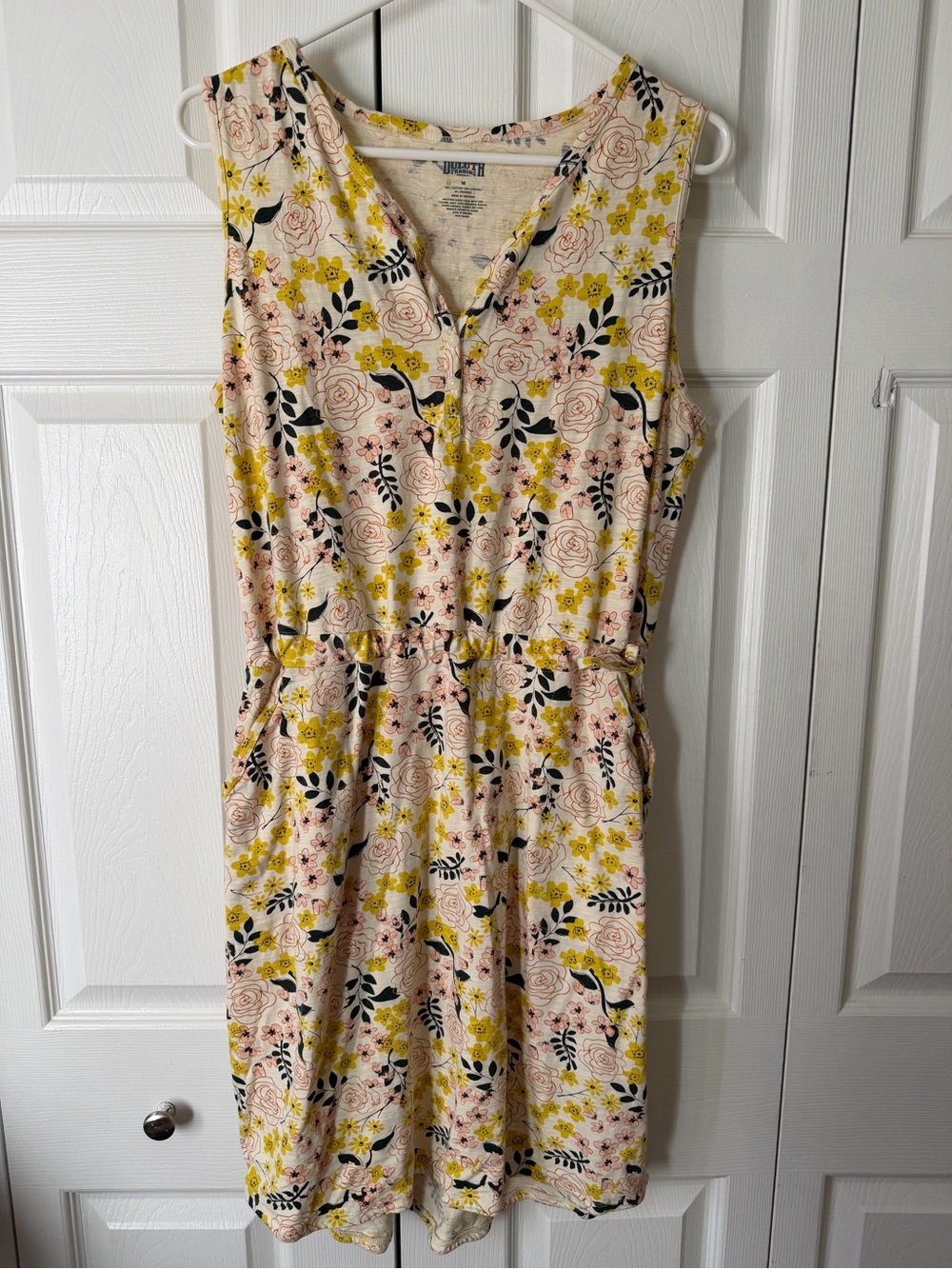 Duluth Trading Co Sleeveless Floral Midi Dress in Cream, Yellow and Pink